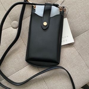 Crossbody cell phone purse